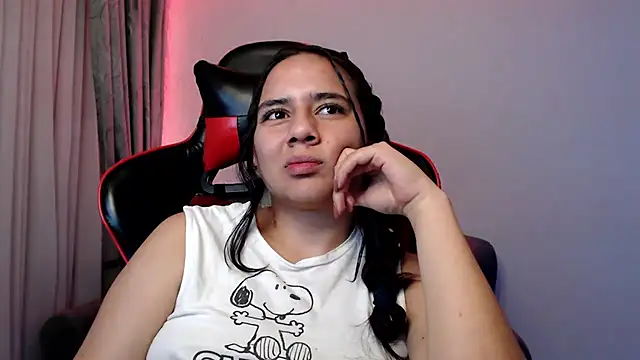 Snapshot of Lexyevans chatting on 12-17-24, 10:54 Lexyevans online show from 12-17-24, 10:54