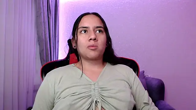 Snapshot of Lexyevans chatting on 12-19-24, 10:32 Lexyevans online show from 12-19-24, 10:32