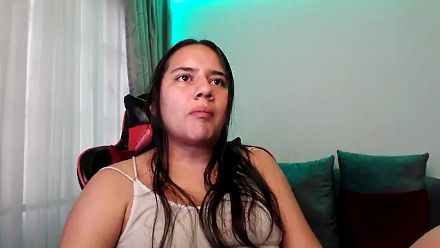 Snapshot of Lexyevans chatting on 02-06-25, 10:10 Lexyevans online show from 02-06-25, 10:10