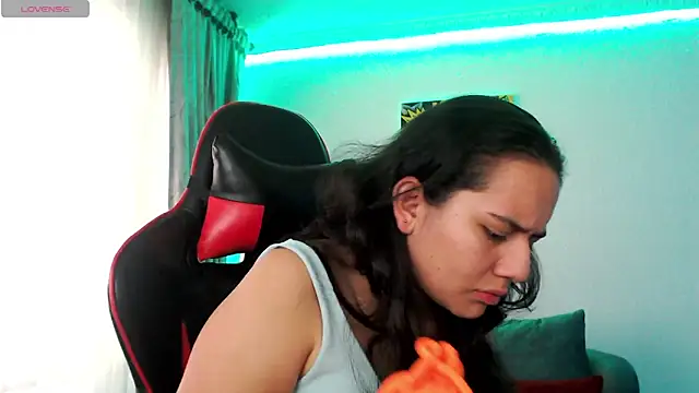 Snapshot of Lexyevans chatting on 03-20-25, 04:09 Lexyevans online show from 03-20-25, 04:09