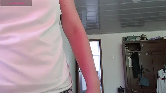 Snapshot of Lexyevans chatting on 09-19-25, 06:08 Lexyevans online show from 09-19-25, 06:08