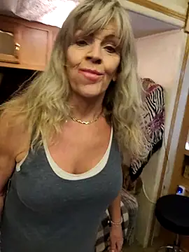 annika lately online show from 09-22-25, 02:13