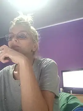 BritneyHudson online show from 09-18-25, 03:47