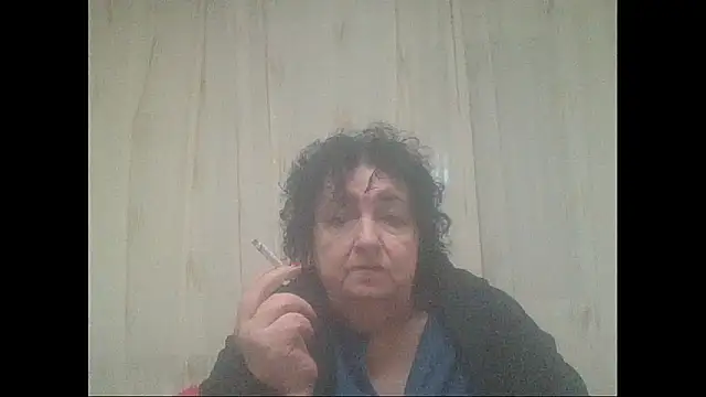 Snapshot of maturekorine chatting on 11-18-25, 04:44 maturekorine online show from 11-18-25, 04:44