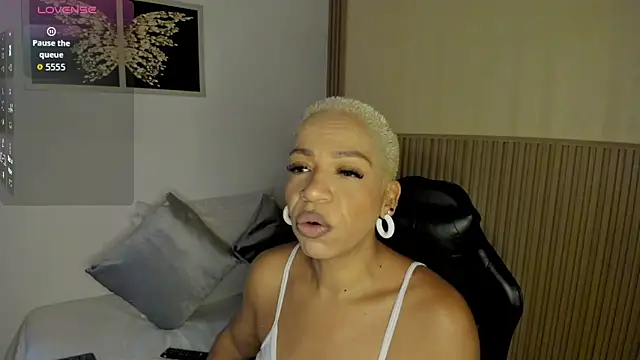 summer night  online show from 04-01-26, 11:22