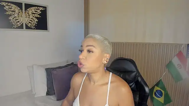 Snapshot of summer_night_ chatting on 06-18-26, 11:03 summer night online show from 06-18-26, 11:03