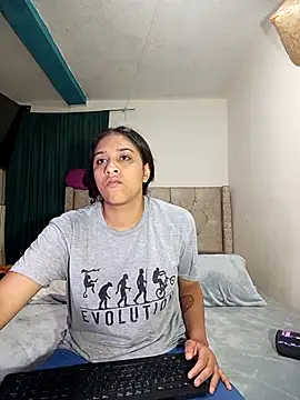 Snapshot of Susan-Rumie chatting on 11-26-25, 07:26 Susan-Rumie online show from 11-26-25, 07:26