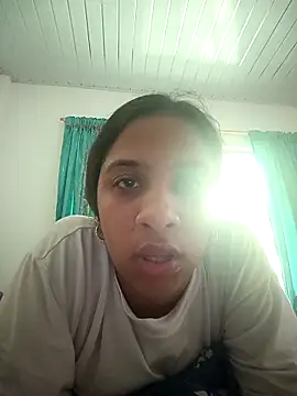 Snapshot of Susan-Rumie chatting on 12-17-25, 05:52 Susan-Rumie online show from 12-17-25, 05:52