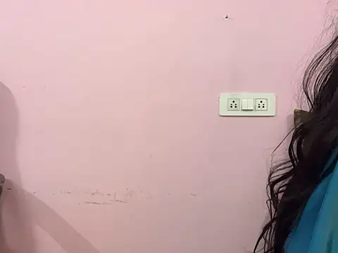 Snapshot of roshni-5 chatting on 01-06-25, 04:44 roshni-5 online show from 01-06-25, 04:44