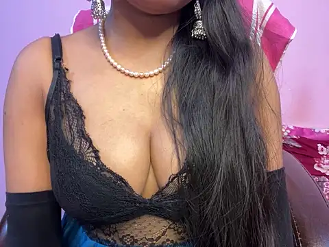 Snapshot of roshni-5 chatting on 02-06-25, 05:40 roshni-5 online show from 02-06-25, 05:40