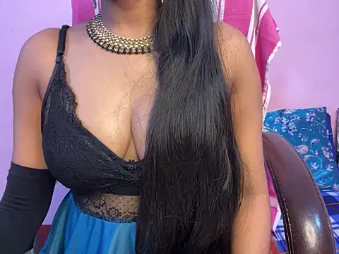 Snapshot of roshni-5 chatting on 03-10-25, 04:46 roshni-5 online show from 03-10-25, 04:46