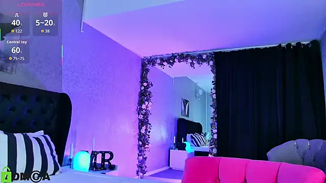 Snapshot of MashaReed_ chatting on 11-15-25, 09:43 MashaReed online show from 11-15-25, 09:43