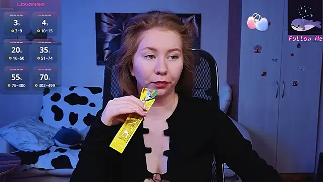 D0nna  online show from 10-17-25, 03:36