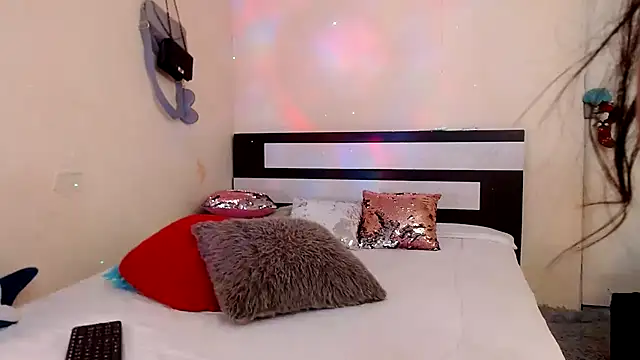 Snapshot of chika_hellar chatting on 01-13-26, 10:37 chika hellar online show from 01-13-26, 10:37