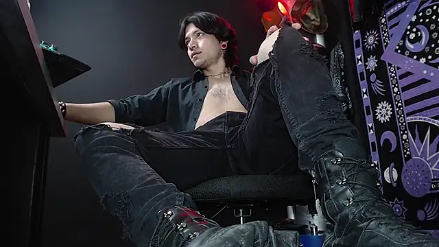 Dicaprioo  online show from 03-17-25, 10:06