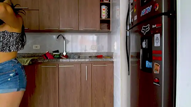 Snapshot of adan_eva960 chatting on 12-20-24, 04:04 adan eva960 online show from 12-20-24, 04:04