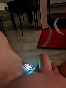 Szeltolo001 online show from 01-18-26, 03:32