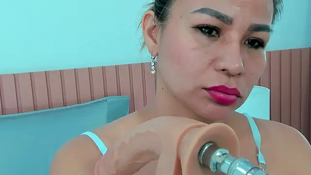 Snapshot of katia_expensive chatting on 03-18-25, 11:30 katia expensive online show from 03-18-25, 11:30