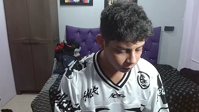 Wiiliam 20 online show from 12-20-25, 07:21