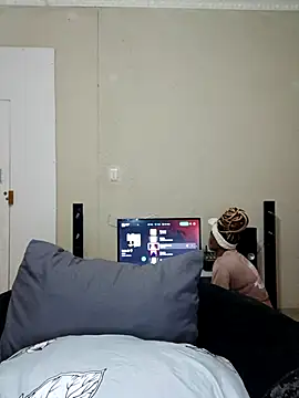 PerfectionBerrie online show from 10-20-25, 04:35