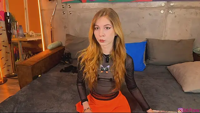 Snapshot of izi-fox chatting on 10-02-25, 03:41 izi-fox online show from 10-02-25, 03:41