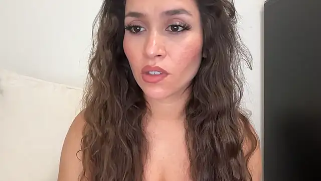 Snapshot of YingxYang69 chatting on 09-12-25, 01:17 YingxYang69 online show from 09-12-25, 01:17