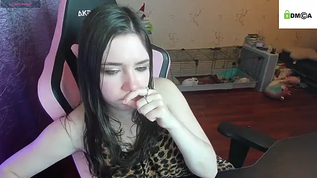 Snapshot of Crazy_forest_fairy chatting on 12-19-25, 08:54 Crazy forest fairy online show from 12-19-25, 08:54