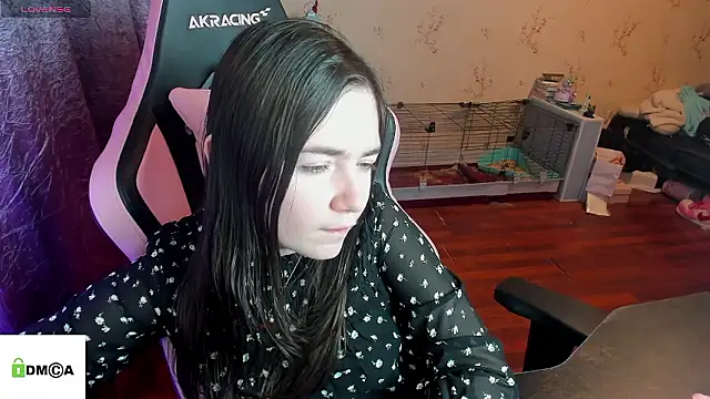 Snapshot of Crazy_forest_fairy chatting on 01-06-26, 02:21 Crazy forest fairy online show from 01-06-26, 02:21