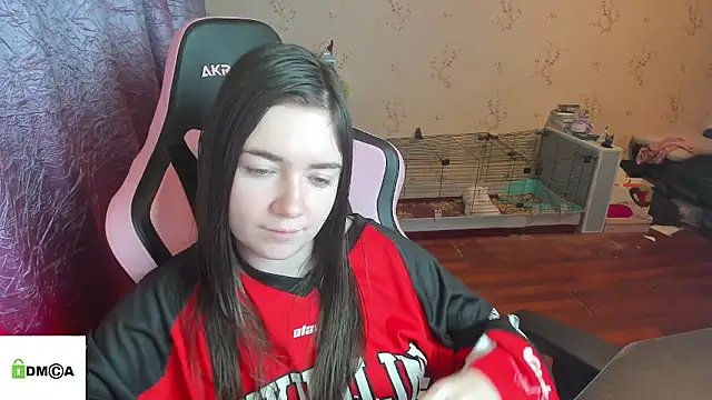 Snapshot of Crazy_forest_fairy chatting on 01-13-26, 04:40 Crazy forest fairy online show from 01-13-26, 04:40