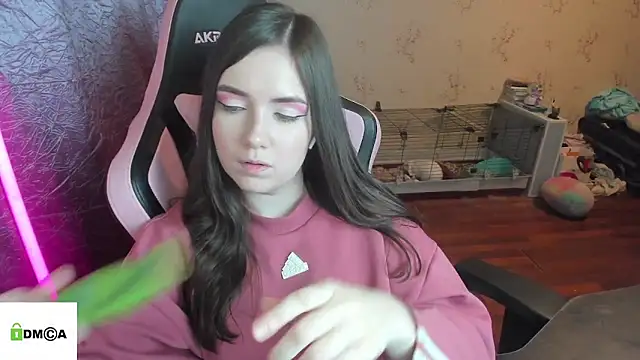 Snapshot of Crazy_forest_fairy chatting on 02-05-26, 10:25 Crazy forest fairy online show from 02-05-26, 10:25