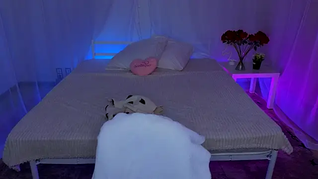 Hayle Hill online show from 11-08-25, 04:45