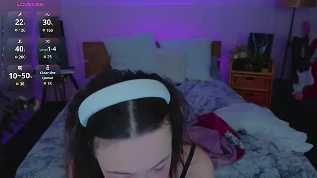 Hayle Hill online show from 03-06-26, 01:46