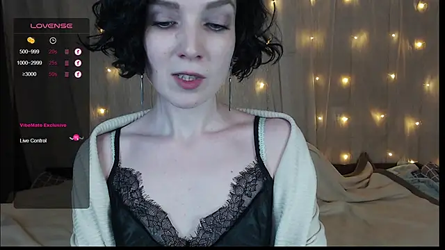 Snapshot of TinaWince chatting on 12-14-24, 08:23 TinaWince online show from 12-14-24, 08:23