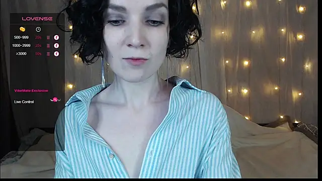 Snapshot of TinaWince chatting on 12-15-24, 05:13 TinaWince online show from 12-15-24, 05:13