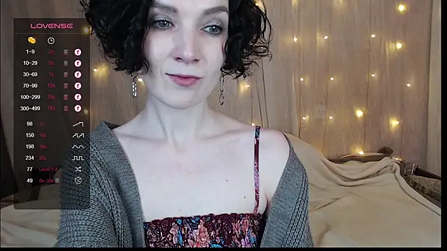 Snapshot of TinaWince chatting on 01-10-25, 08:07 TinaWince online show from 01-10-25, 08:07