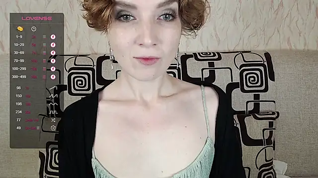 Snapshot of TinaWince chatting on 10-13-25, 04:45 TinaWince online show from 10-13-25, 04:45