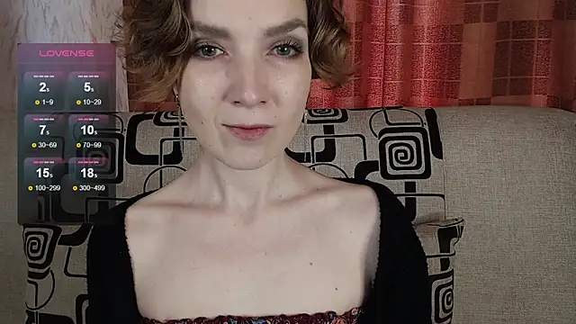Snapshot of TinaWince chatting on 05-17-26, 05:05 TinaWince online show from 05-17-26, 05:05