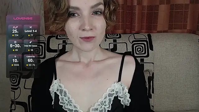 Snapshot of TinaWince chatting on 05-23-26, 05:01 TinaWince online show from 05-23-26, 05:01