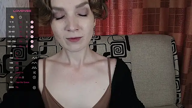 Snapshot of TinaWince chatting on 06-19-26, 04:50 TinaWince online show from 06-19-26, 04:50