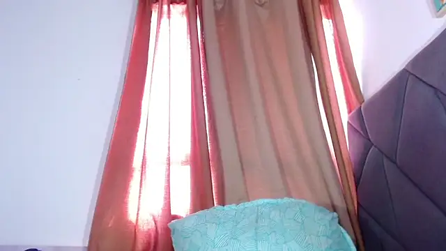 Snapshot of LAISYBROWNX chatting on 11-20-25, 01:00 LAISYBROWNX online show from 11-20-25, 01:00