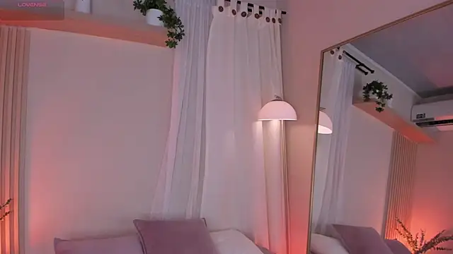 Snapshot of mara_brooks chatting on 03-24-26, 11:54 mara brooks online show from 03-24-26, 11:54