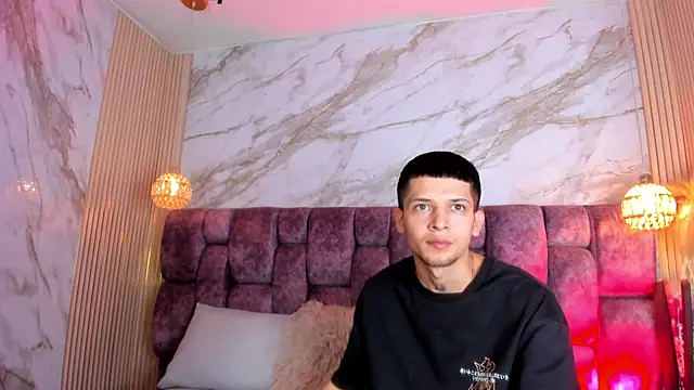 Snapshot of kendalltaylorr chatting on 04-22-26, 02:58 kendalltaylorr online show from 04-22-26, 02:58