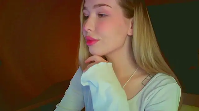 Snapshot of mia_raspberrie chatting on 01-29-25, 10:11 mia raspberrie online show from 01-29-25, 10:11