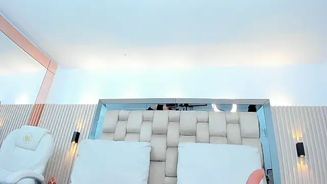 Snapshot of Dalia-Prada chatting on 11-28-25, 11:18 Dalia-Prada online show from 11-28-25, 11:18