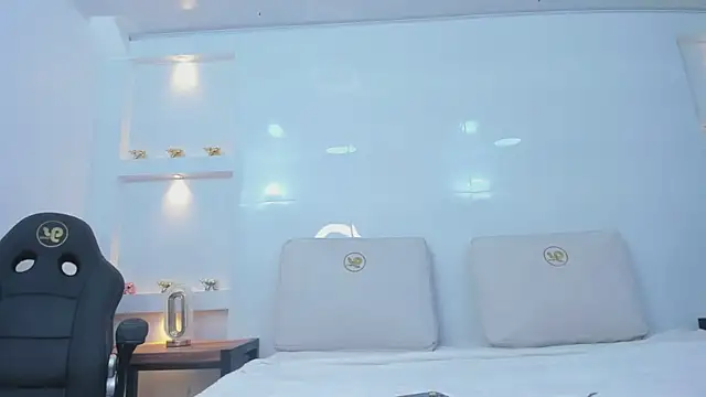 Dalia-Prada online show from 04-18-26, 04:49