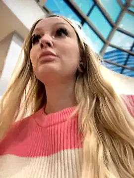 Snapshot of Teya_moon_ chatting on 12-03-24, 01:43 Teya moon  online show from 12-03-24, 01:43