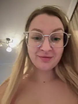 Snapshot of Teya_moon_ chatting on 03-13-25, 09:37 Teya moon  online show from 03-13-25, 09:37