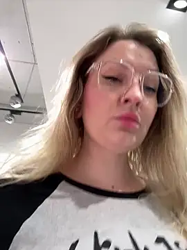 Snapshot of Teya_moon_ chatting on 09-27-25, 12:54 Teya moon  online show from 09-27-25, 12:54