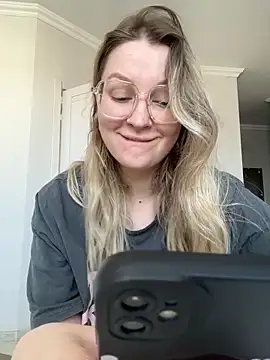 Teya moon  online show from 11-20-25, 10:48