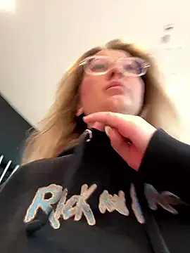 Teya moon  online show from 01-11-26, 11:37